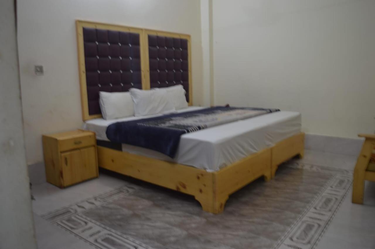F R Darya E Swat Hotel Saidu Sharif Kamer foto