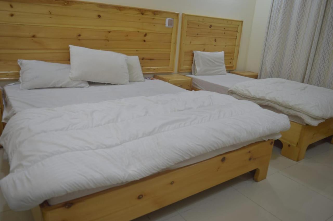 F R Darya E Swat Hotel Saidu Sharif Kamer foto